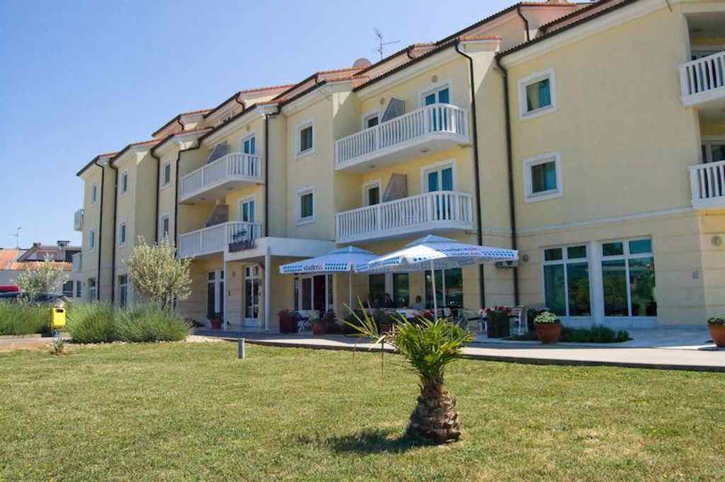 Hotel Arcus Residence Medulin Buitenkant foto