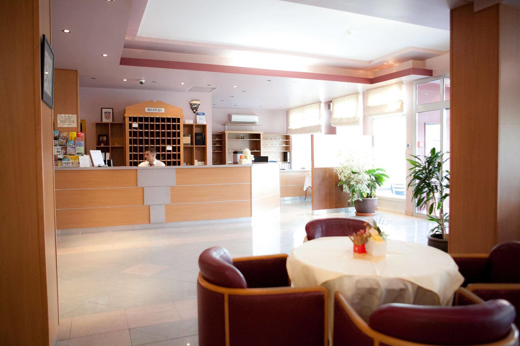 Hotel Arcus Residence Medulin Buitenkant foto