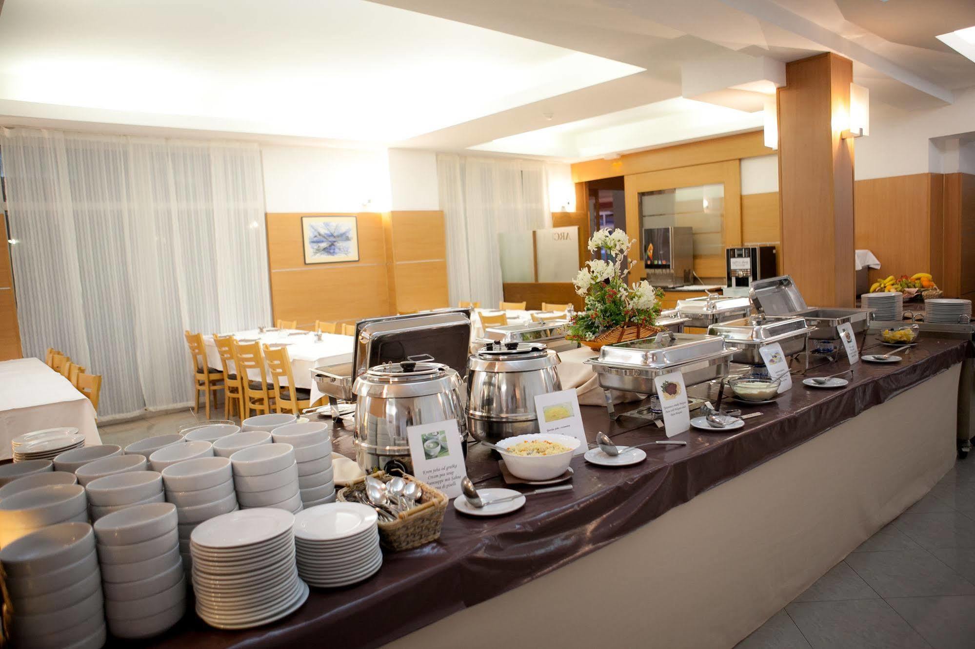 Hotel Arcus Residence Medulin Buitenkant foto